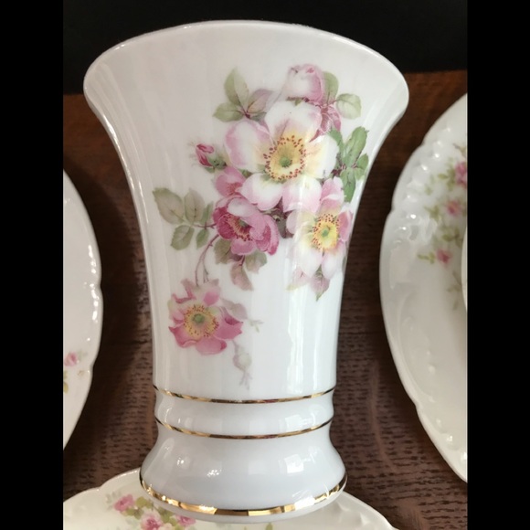 Schuman German porcelain Vase Wild Rose - Picture 2 of 7